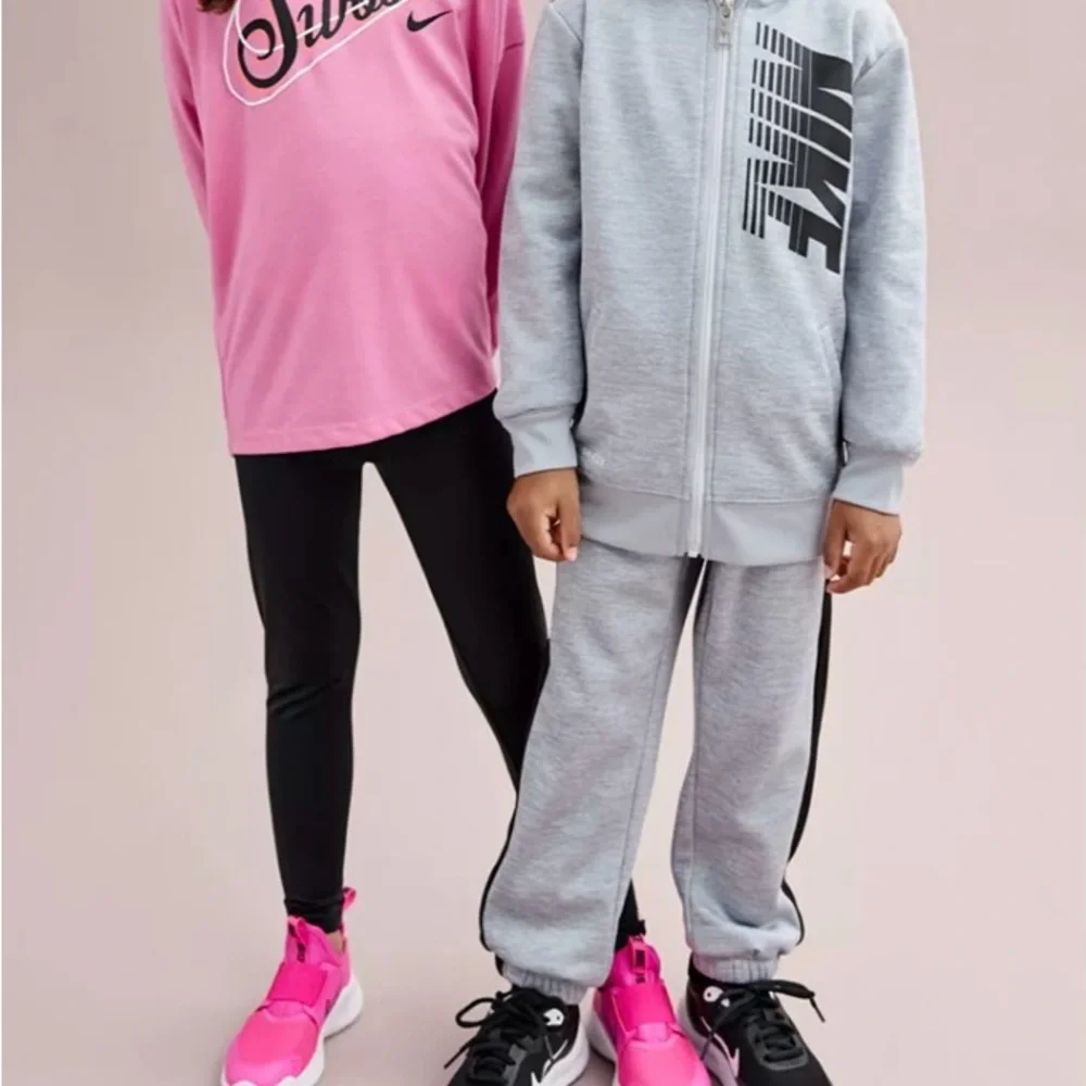 Girls 6x Nike Swoosh Shine Graphic Tee and Leggings 2 Piece Set